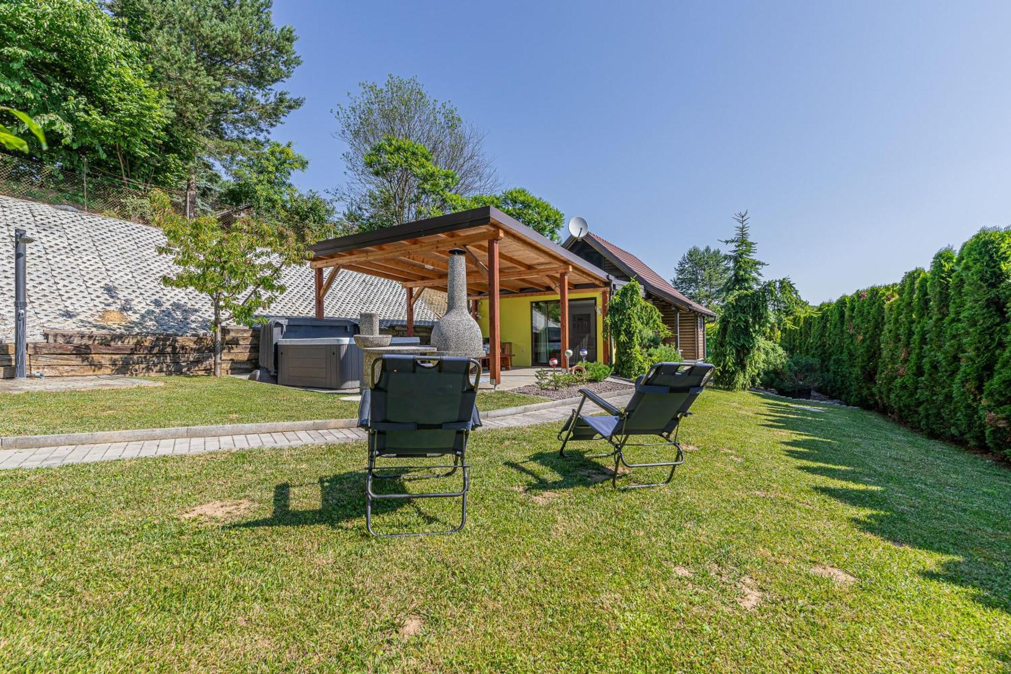 Ladybug House With Whirlpool - Happy Rentals Fokovci Buitenkant foto